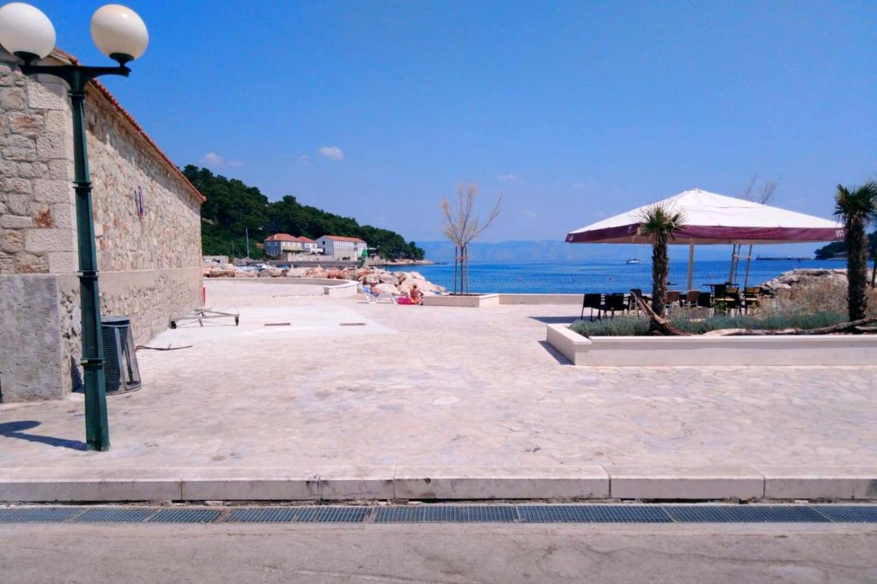 Apartments With A Parking Space Jelsa, Hvar - 8713 المظهر الخارجي الصورة